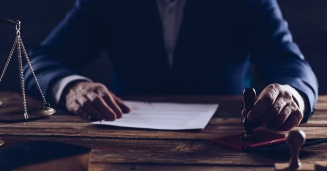 décès associé formalités