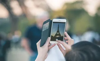 Photo de la tour Eiffel prise avec un smartphone