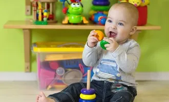 Enfant à la crèche